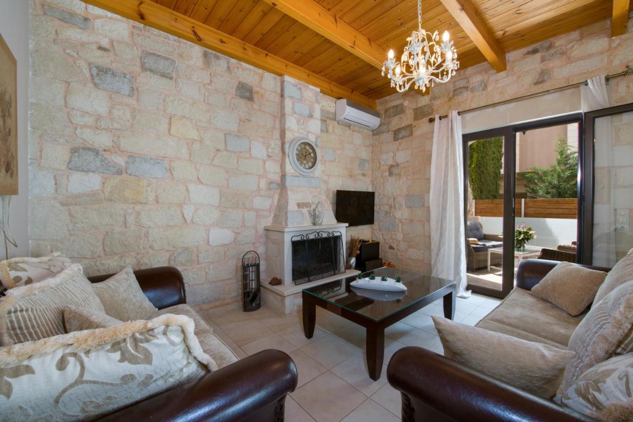 Villa Constancia Stalos Ngoại thất bức ảnh