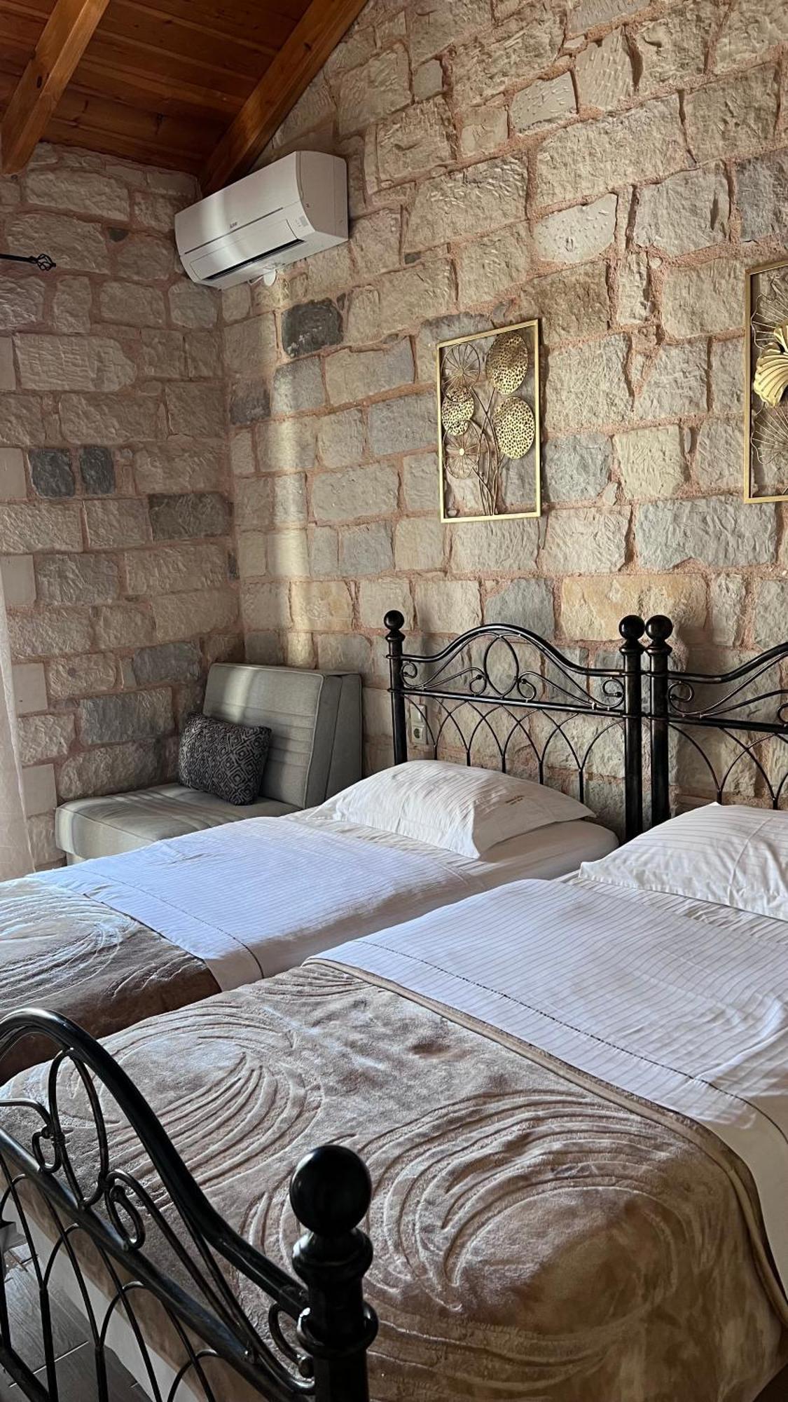 Villa Constancia Stalos Ngoại thất bức ảnh