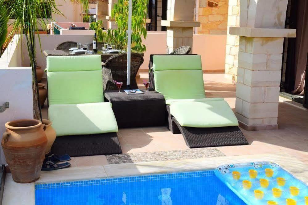 Villa Constancia Stalos Ngoại thất bức ảnh
