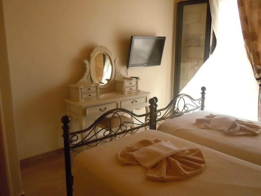 Villa Constancia Stalos Ngoại thất bức ảnh